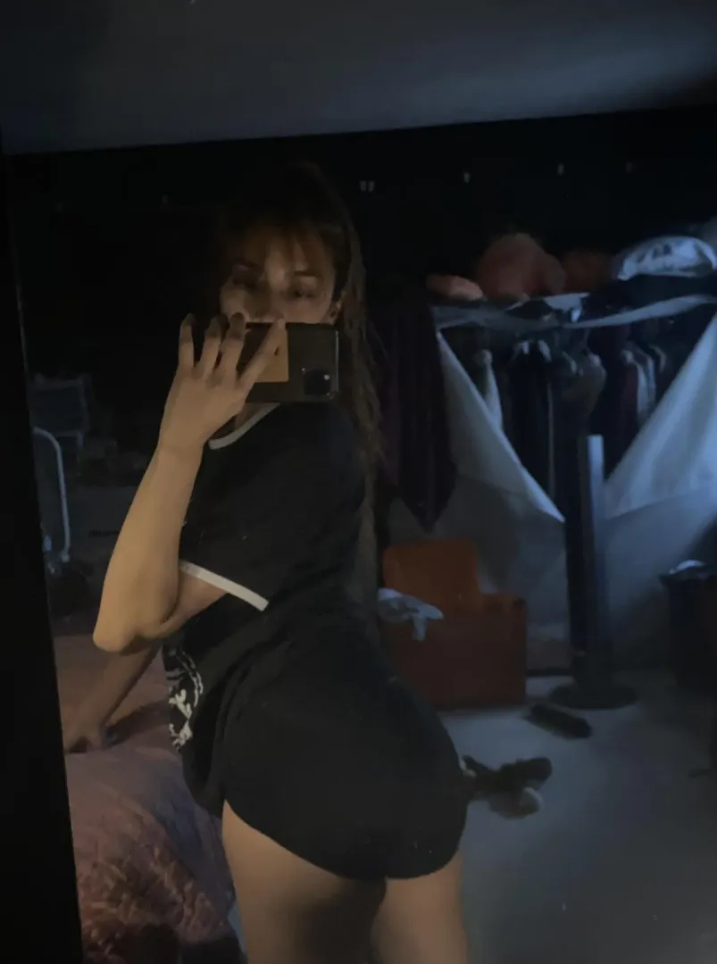 20F Latina looking for a long term sugar daddy:))