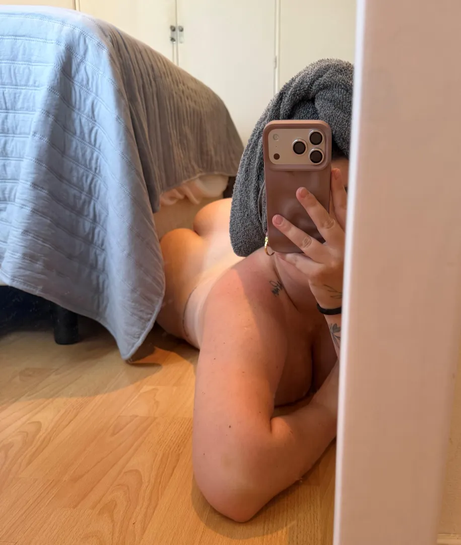 20[F4M] looking for a man to degrade me raw