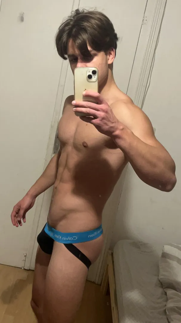 (20)Should I wear these more often?