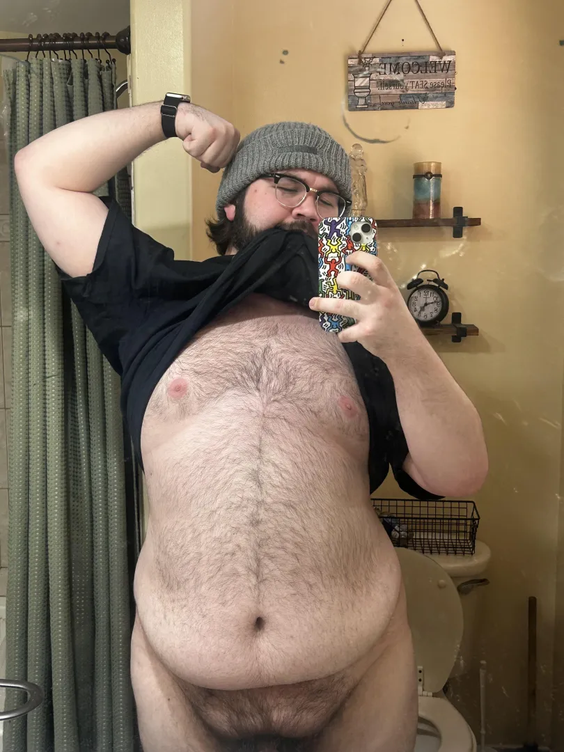 [21] Anyone looking for something long term? Anyone above 18 DM’s are open :)