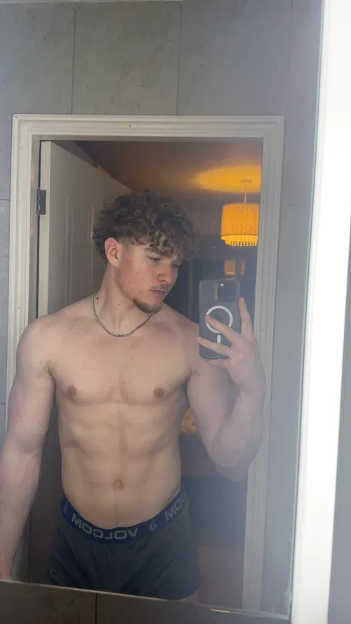 (21) Are English guys on your menu?