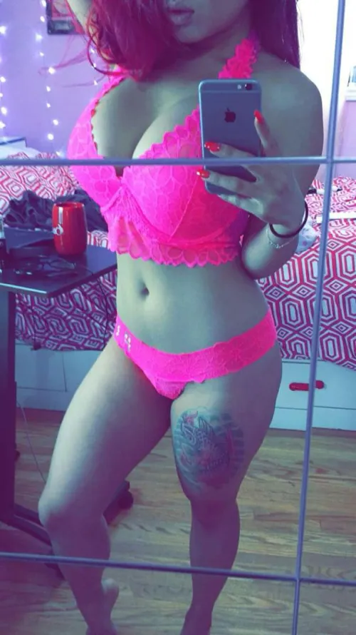 21 [F4M] Careful now... one nip and you'll be hooked.