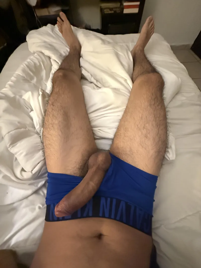 21 into big legs, big dick and older guys, snap: tomn269684