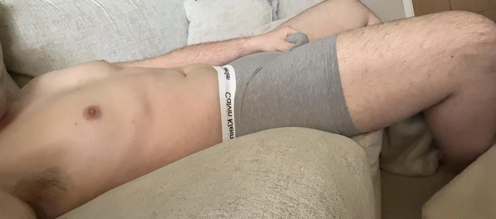 21 uk, chill? Straight or curious? Gf at work. - Jack.lee01 (prefer verbal bros too)