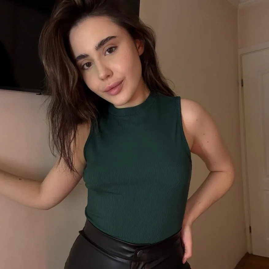 21f hotel room boredom plus late night energy is a dangerous combo ;)