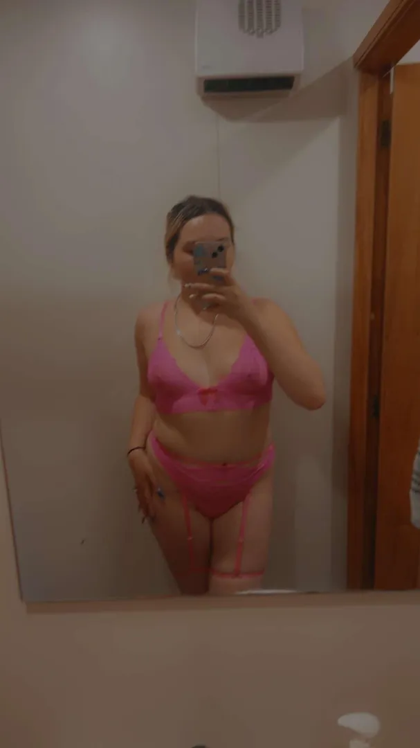 21f seeking other female to join me and my partner in some fun 28m CHCH