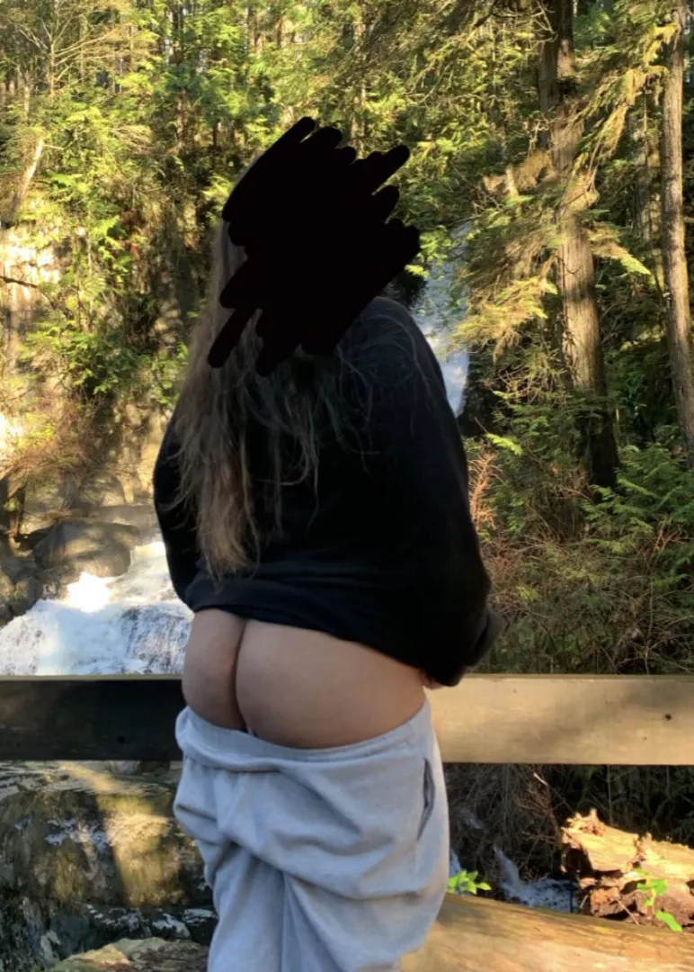 22, 23 (FM4F) now accepting kinky hiking buddy applications;)