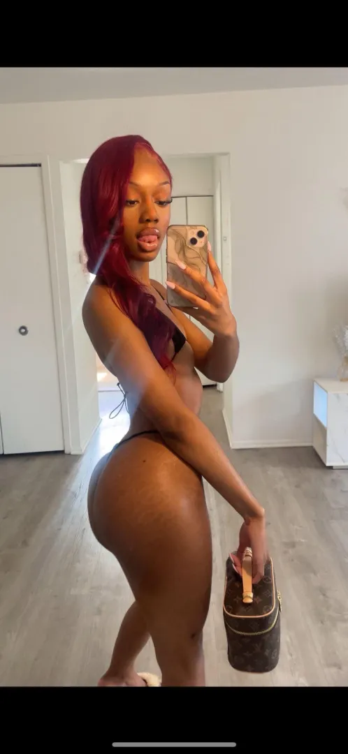 22 (F4m)Newbie in town with a heart as soft as my ass 