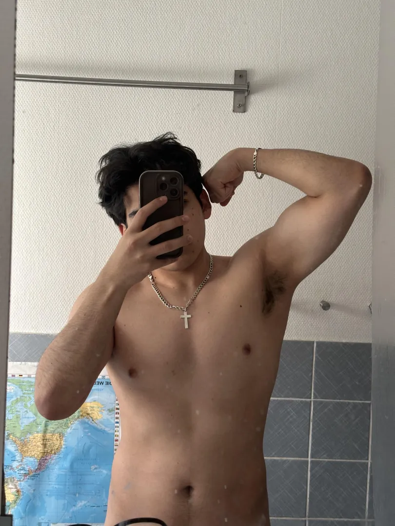 22 | Mexican dom top looking for submissive white boys