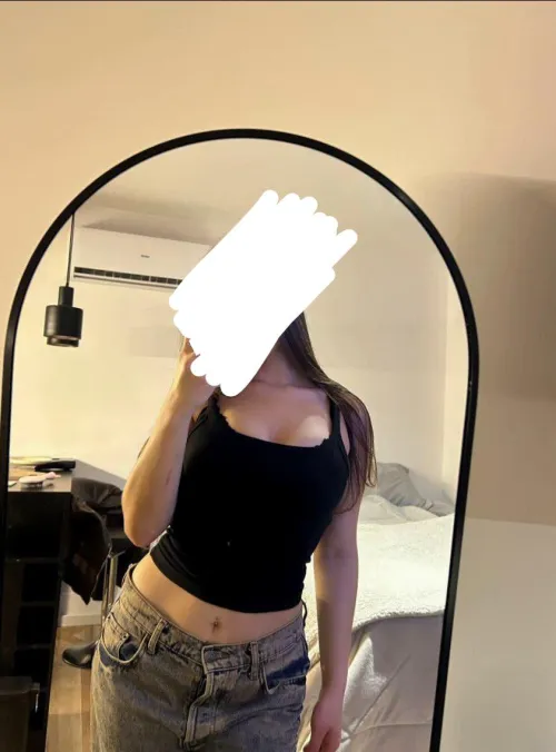 22/23 FM4M hi guys based in Bankstown looking for a guy blowjob only