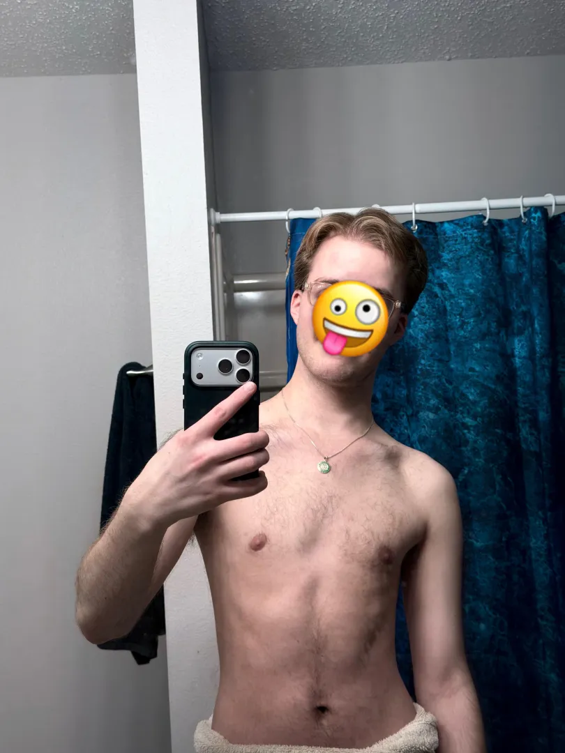 22m need the sexy bears/chubs to hit up my dms