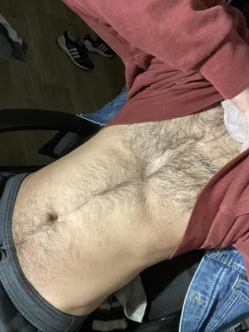 23 looking for hairy bros