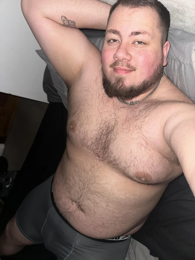 23 masculine top here looking for 30+ bottom preferably chubby