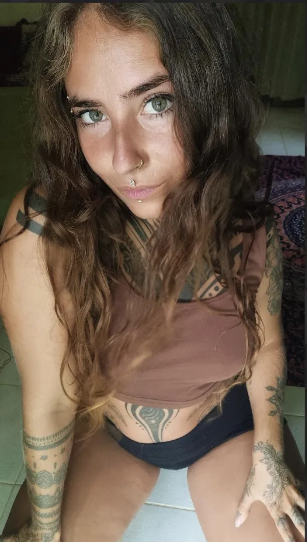 23f come over, i’m dripping need to cum with someone tonight