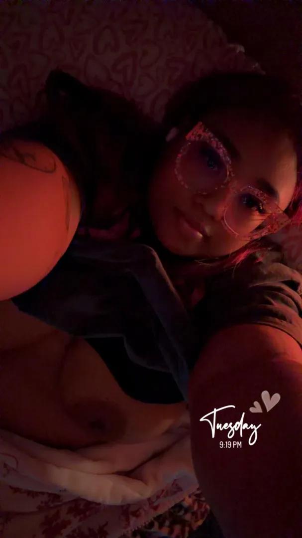 24 F4M I need white cock so badly ❤️