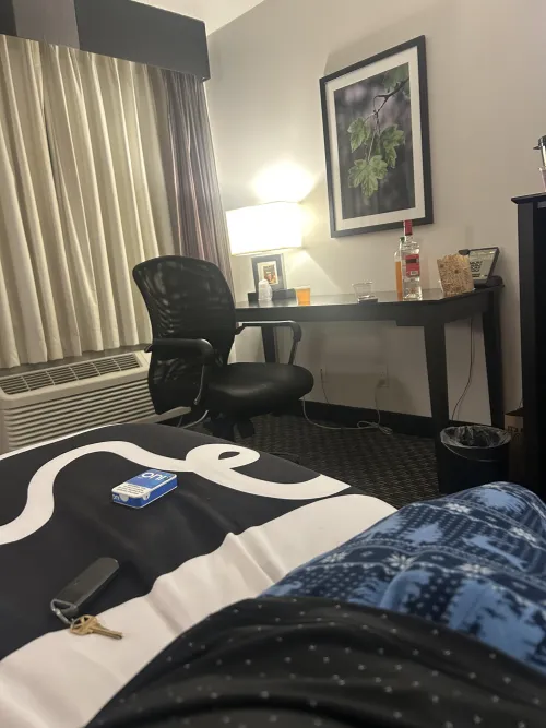 24/20 [MF4MF] #Oberlin - 24/20 Younger MF couple getting a hotel tonight near strongsville, looking for a women to join us. Maybe another couple. Send us a message