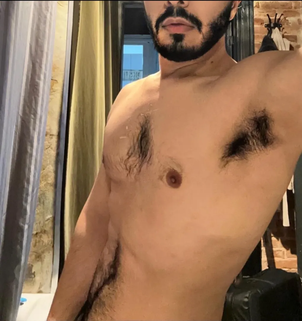 24/Arab lick or sniff♨️ ?