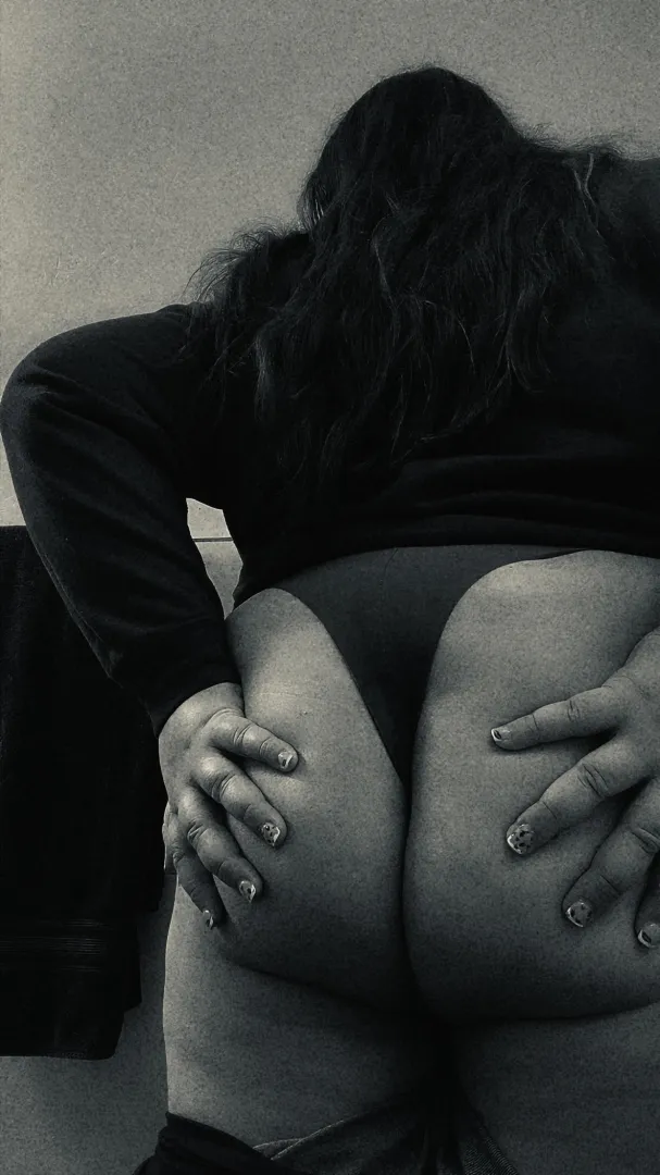 24F someone want to help me cum?