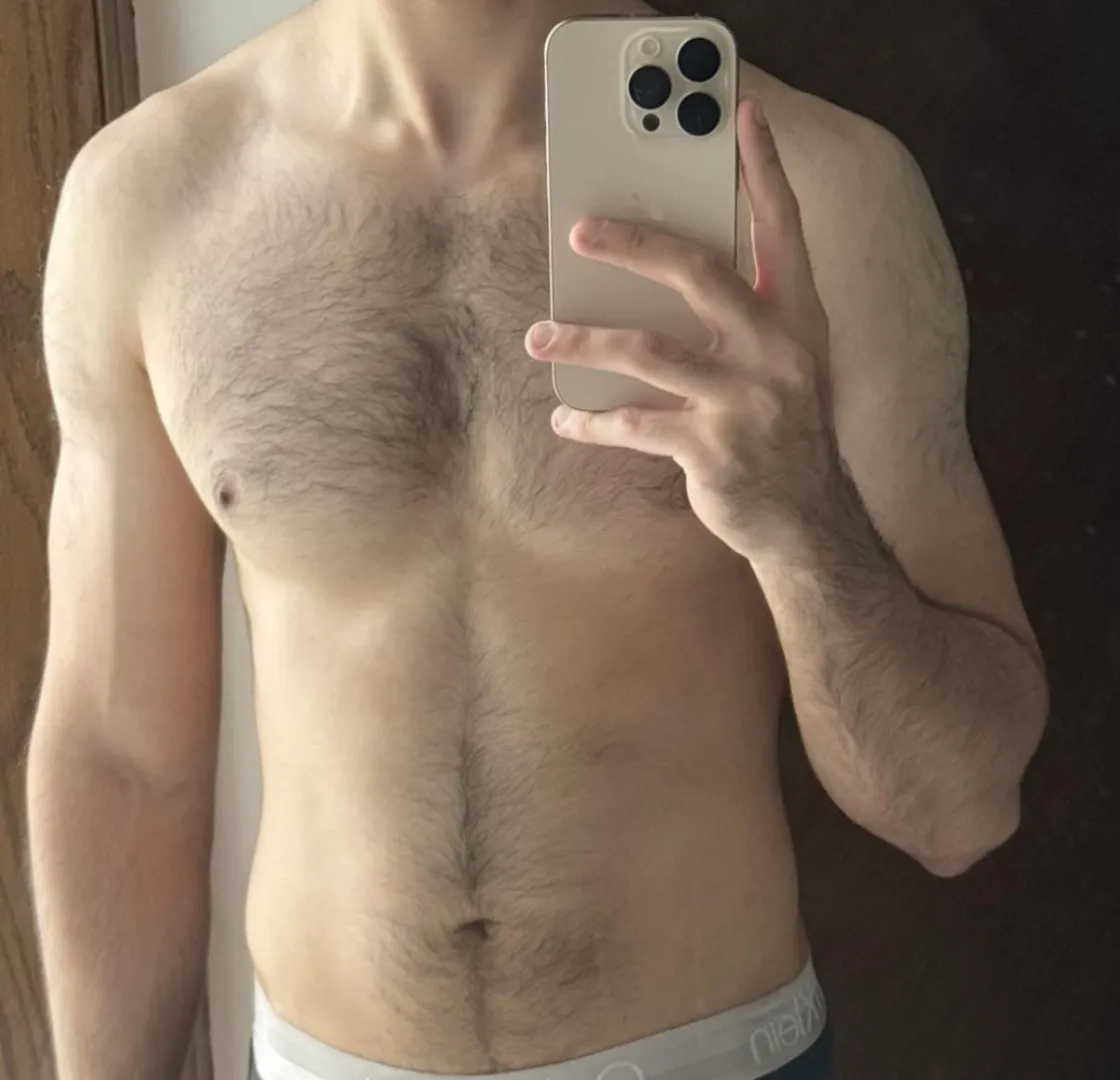 25 Arab masc guy seeking a masc, fit/muscular (hairy++) bro for a longterm bromance. Down to chill, chat, and jerk off together. Preferably someone who has Snap.