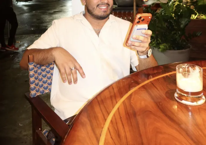 25 [m4mf] any bi couples looking to add a bi guy to the mix? Newer to the scene