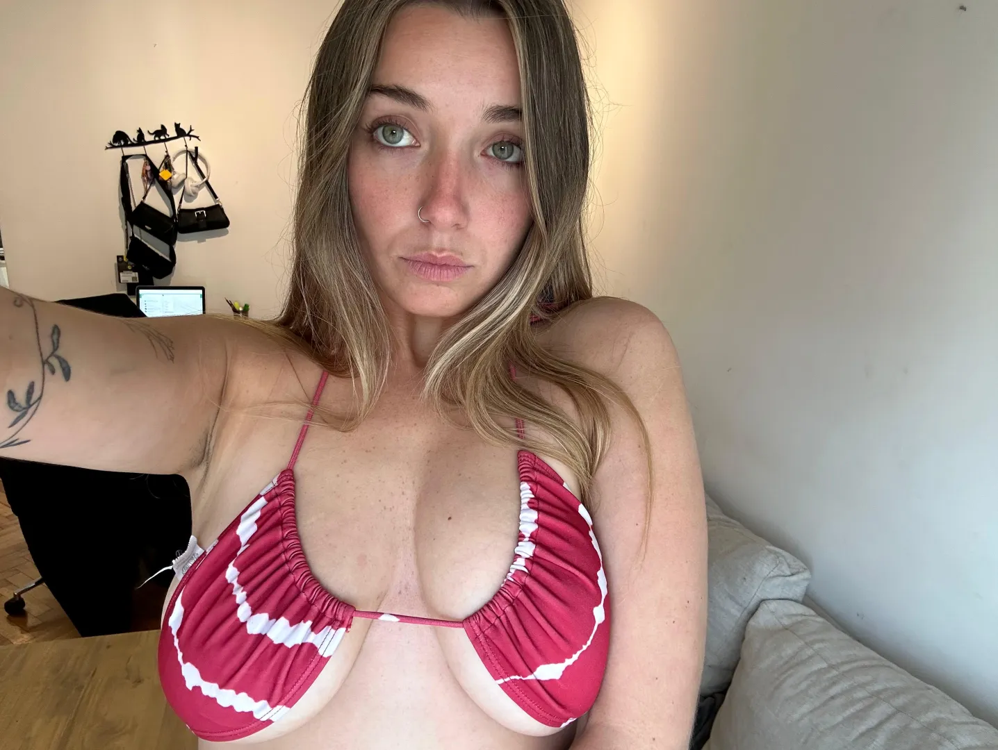 25F Just exactly how you like it babe