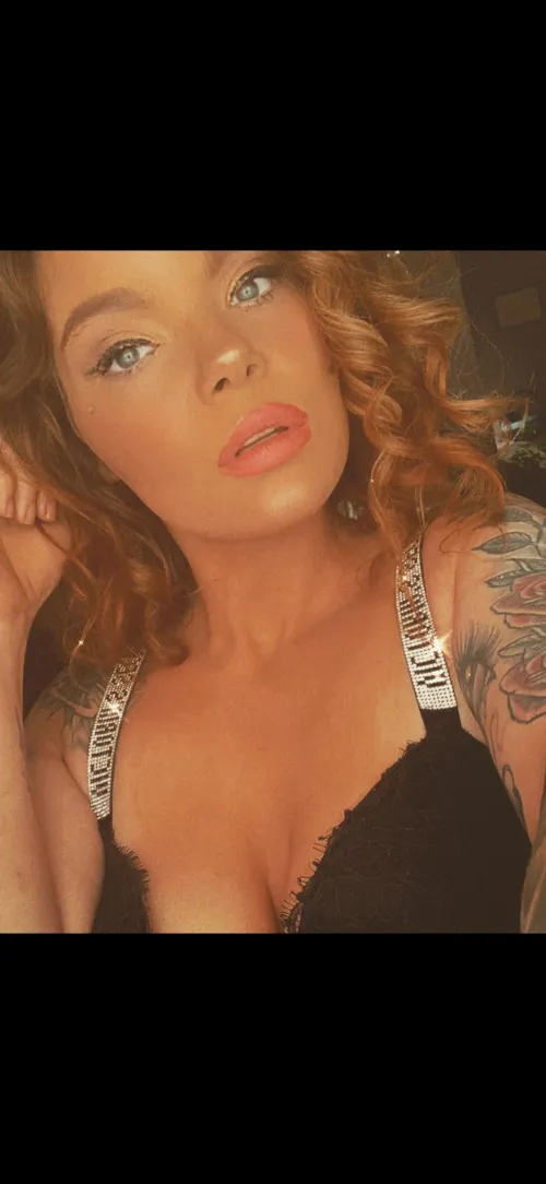 25F Sending a masturbation video to any guy who react this