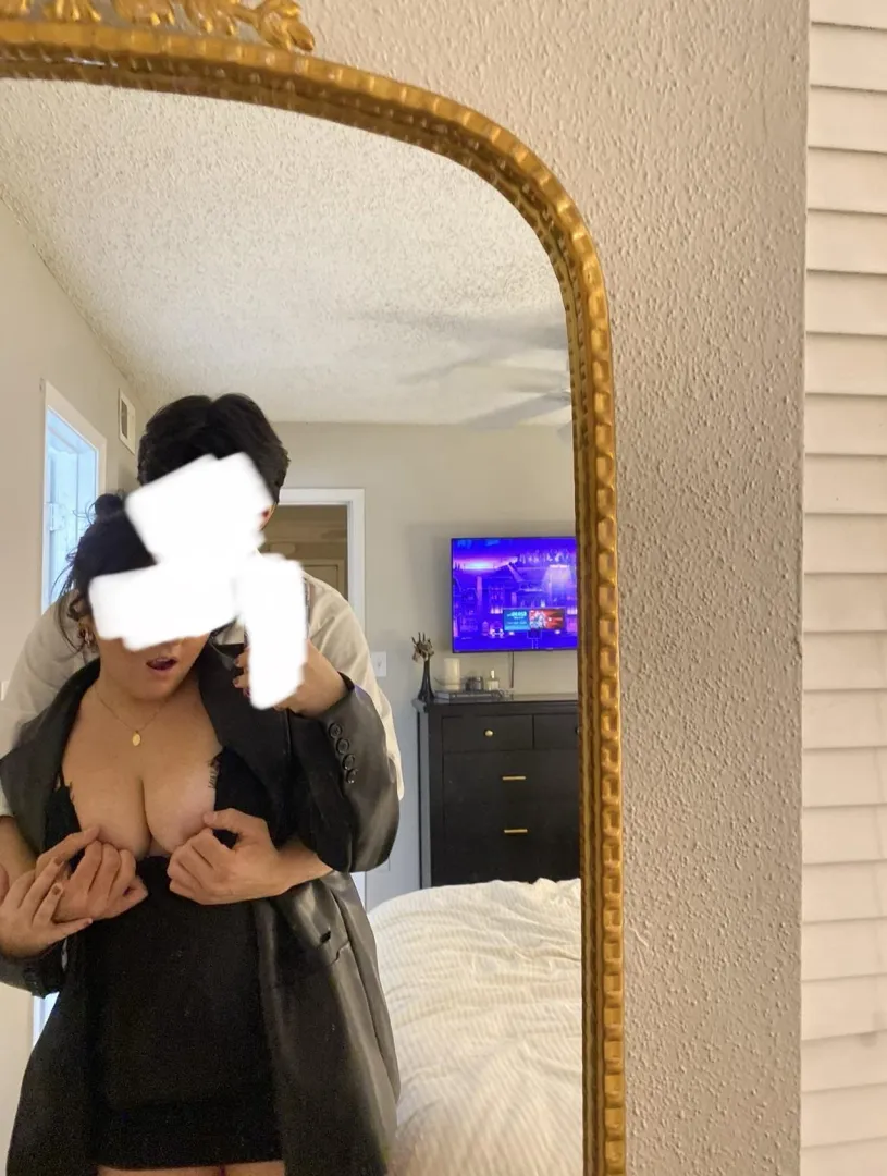 [25M25F4MF] who likes to play with big tits?