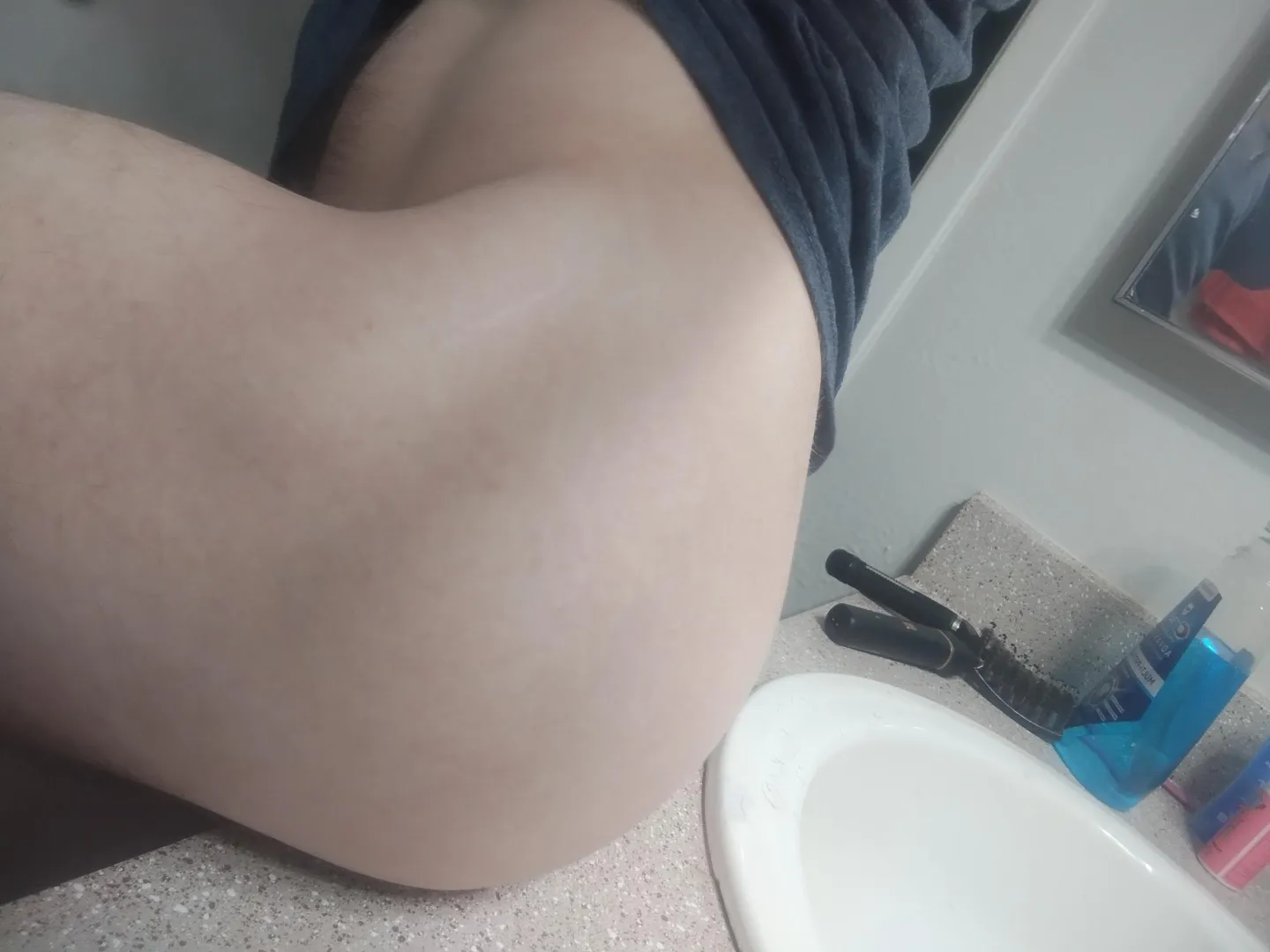 25[m4m] really looking to lose my anal virginity hmu and we can figure it out