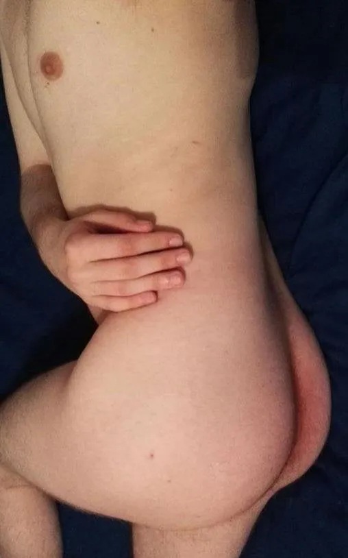 [26] anyone wanna spoon? 😊