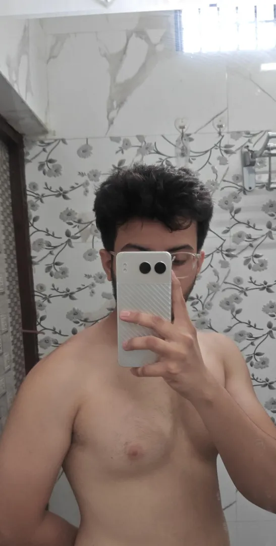 26, Bicurious. Wanna give Handjob & blowjob to a straight guy. Delhite. Only decent ones.