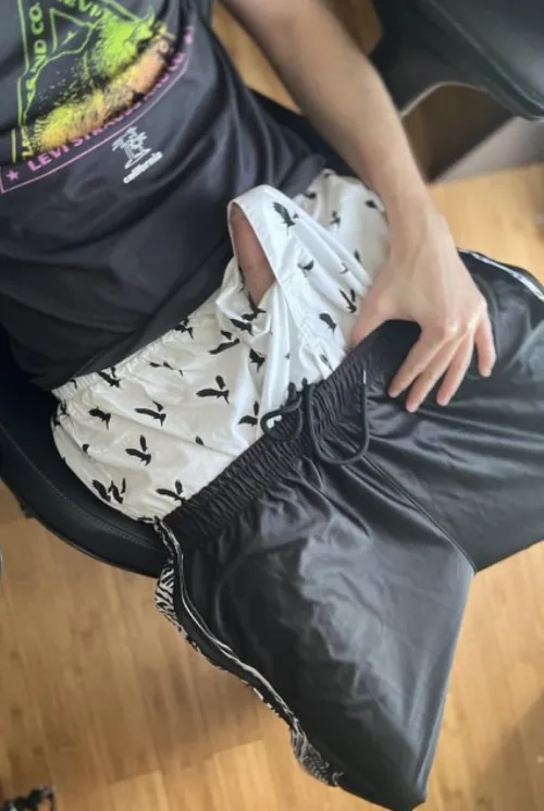 [26] Love tenting in bball shorts and boxers let’s bust in a pair