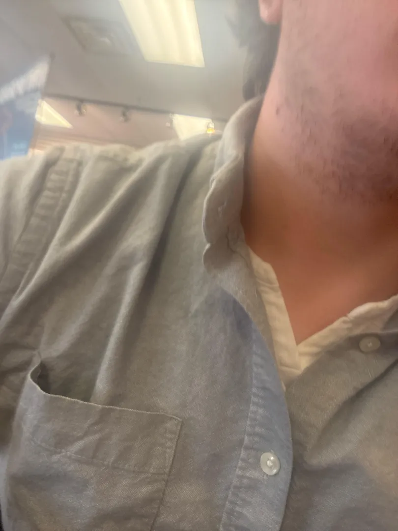 26 M4F in E. Hartford tease me in my DMs while I work