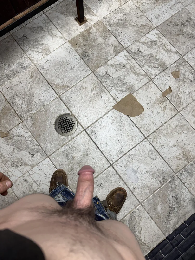 (26)m4f looking for a married slut to do lines off my cock and fuck. Athens area dm with pics asap I am mobile