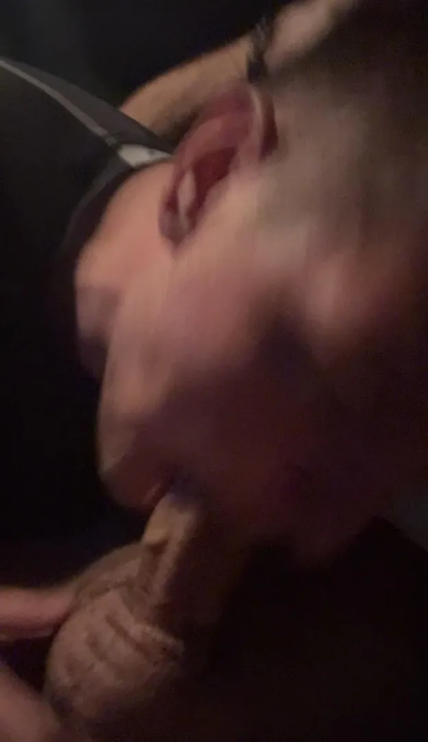 [27] M Craving for someone to use my throat tonight  Drive 