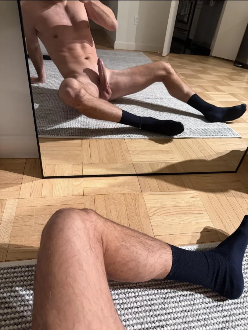 27 [M4F/M] #fidi Bi-curious looking for a ONS this Sat/Sun