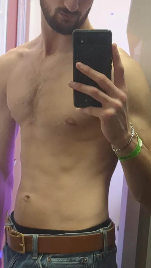 27, UK, hung sexy alpha. Wanting to rinse everything you have right now. Approach piggies.