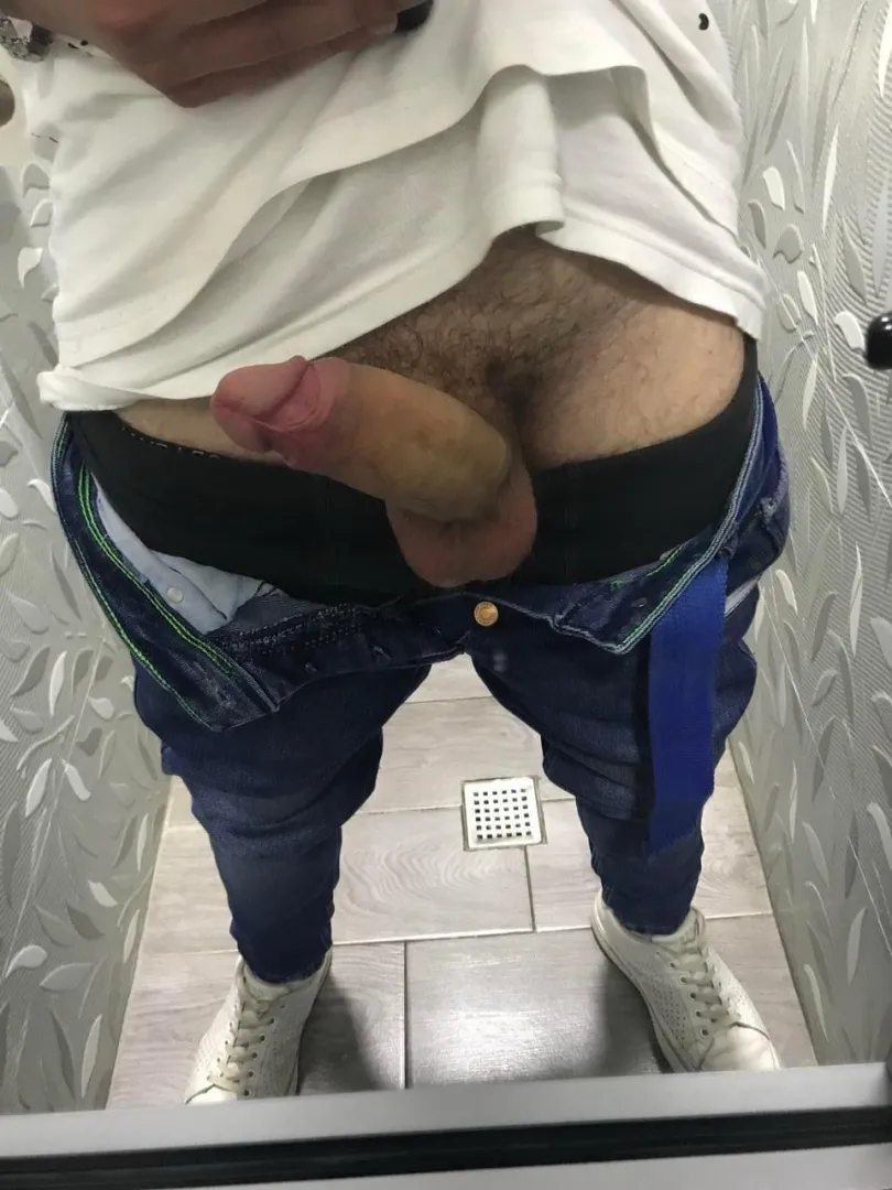 27[m4f] Darien - looking for fun