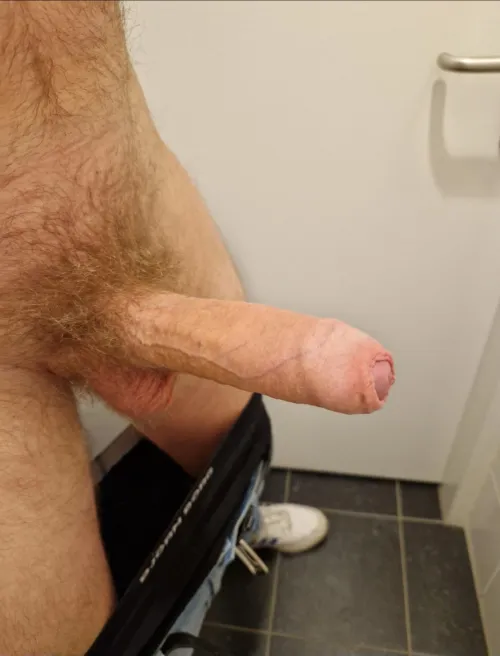 28 always wanted a hung masc gaymer little bro