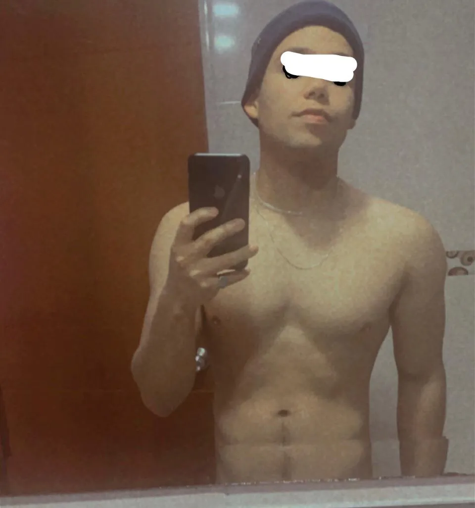 28 [M4F] looking for some fun. Any real ladies here?