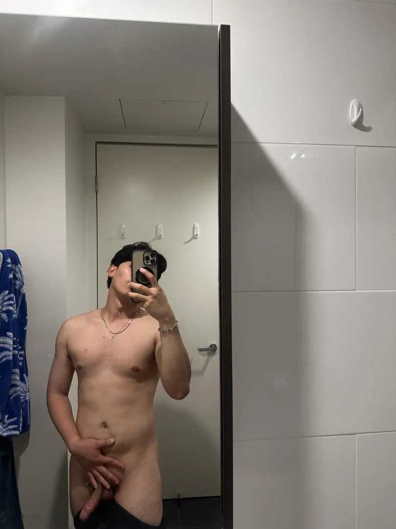 28 [M4F] - Someone to have fun with 