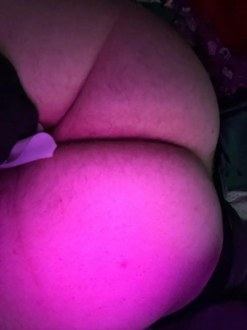 28 sissy Durham, very kinky sissy looking for a dom that can humiliate me and my micro