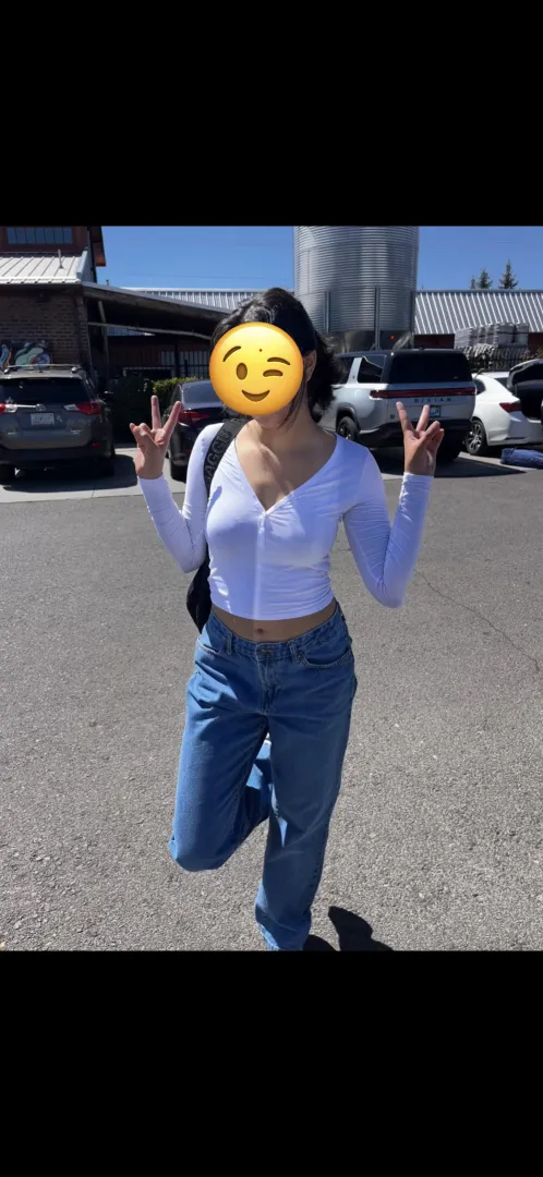 28MF couple visiting Kauai looking for Attractive M 25-30. March 7th-12th