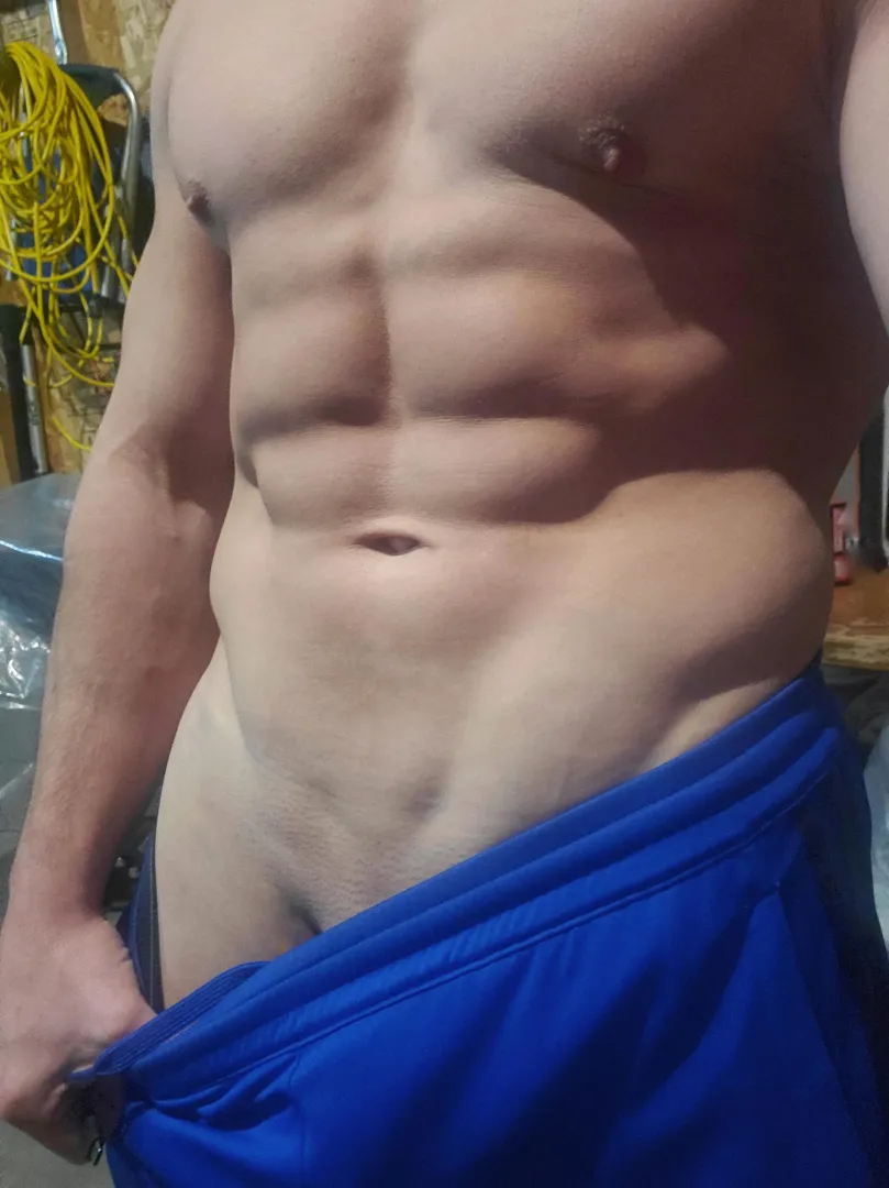29 [M4F] #manhattan - Looking to hookup, kiss tonight with a fit gal. Also into sensual, kink, and other fun vibes.