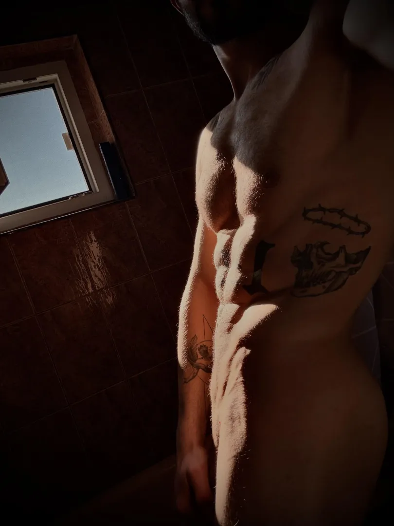 [29] Preatty visible