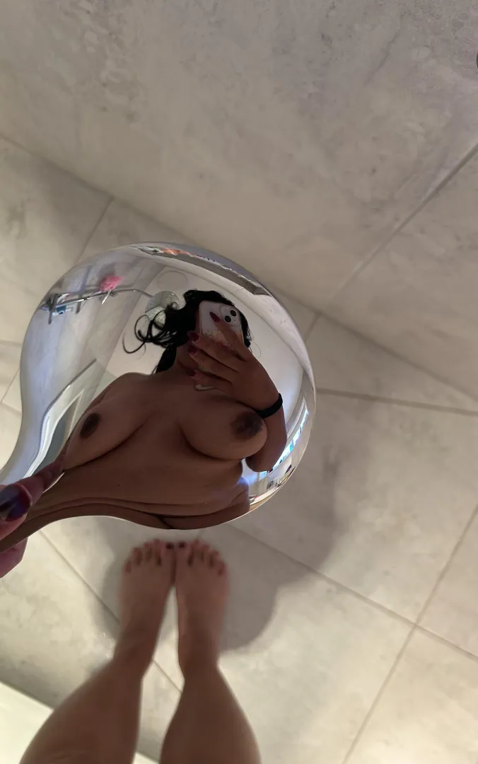 29F being cheeky in the shower 