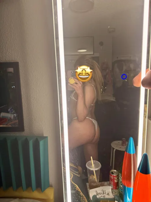 30 [310] Ts4M - near Dodger Stadium - must be HUNG