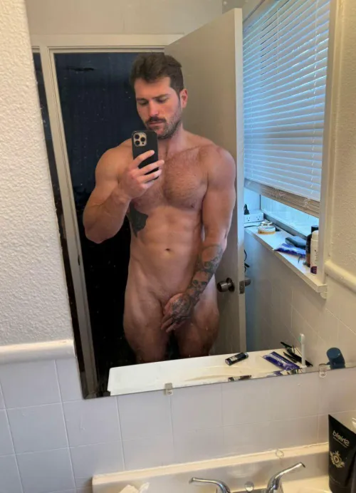 [30] Be honest, did your eyes go straight to the abs