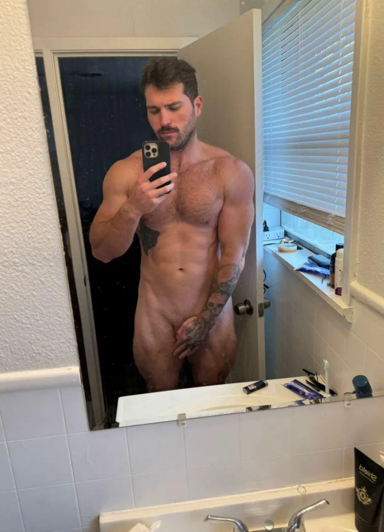 [30] Be honest, did your eyes go straight to the abs