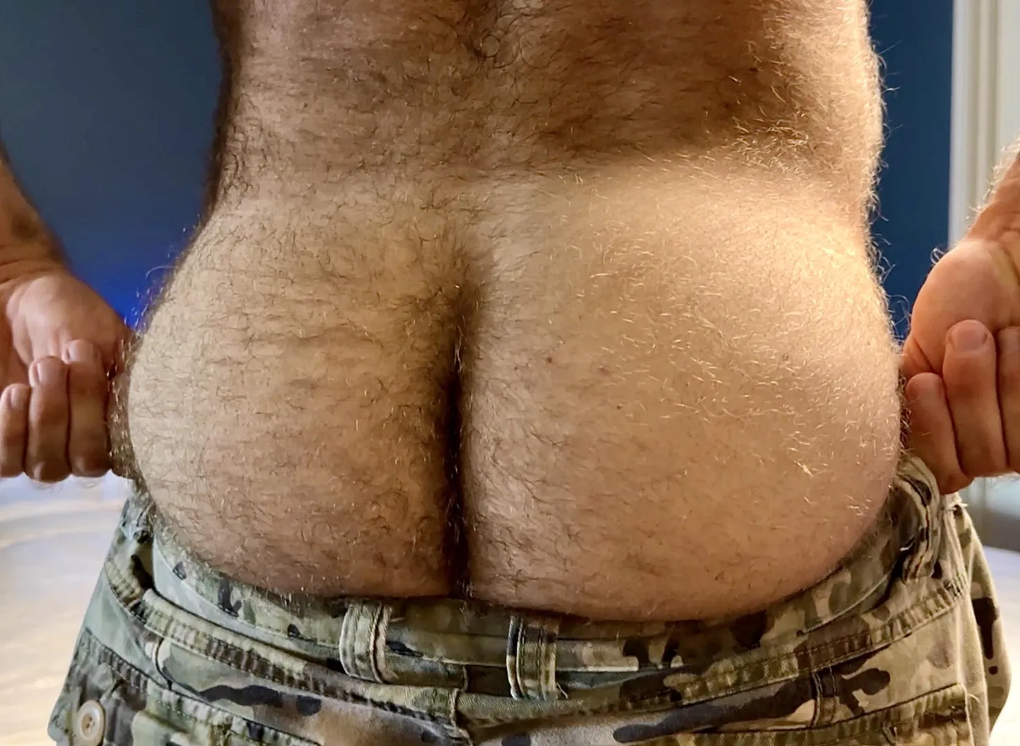(30) hairy muscle butt - OC