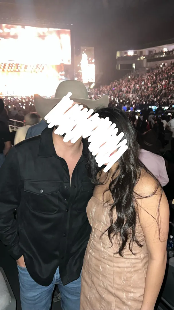 30 [M4M] Looking for a hung male to receive head from my bf during his lunch this week. He works from home in Mesquite. Pics will be asked for!